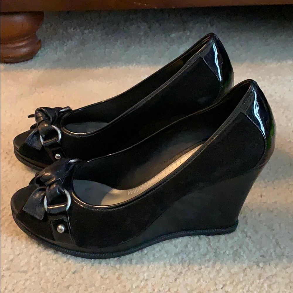 Black wedge peep toe Sperry heels- never worn